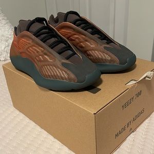 Yeezy 700 v3 copper fade